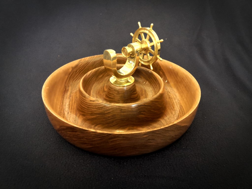 Kannibalistisch veranlagte Nussknacker-Nusschale