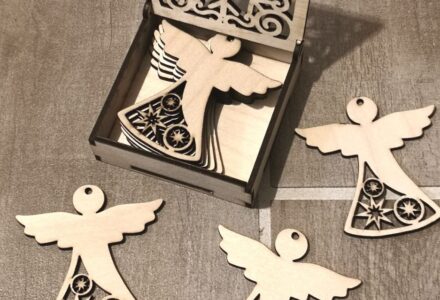 5 Engel, nicht für Charlie, sondern in der dekorativen Box