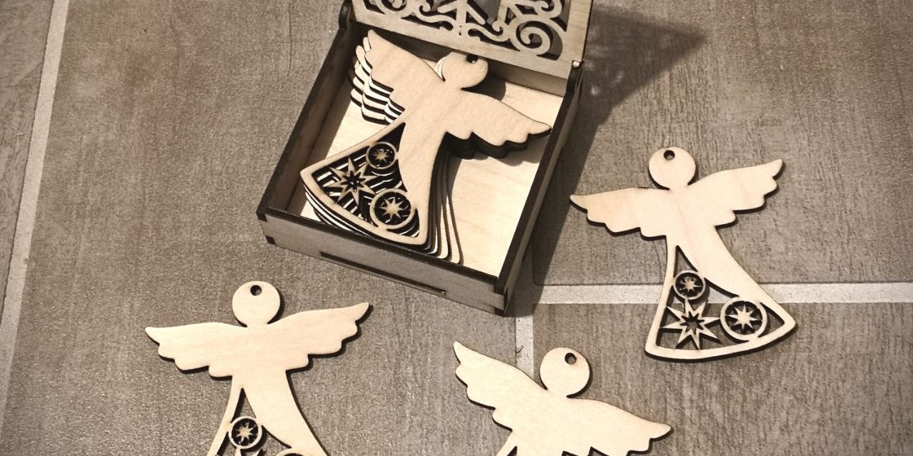 5 Engel, nicht für Charlie, sondern in der dekorativen Box