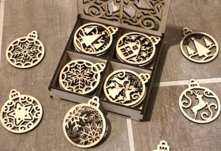 Christbaumkugeln in der Box