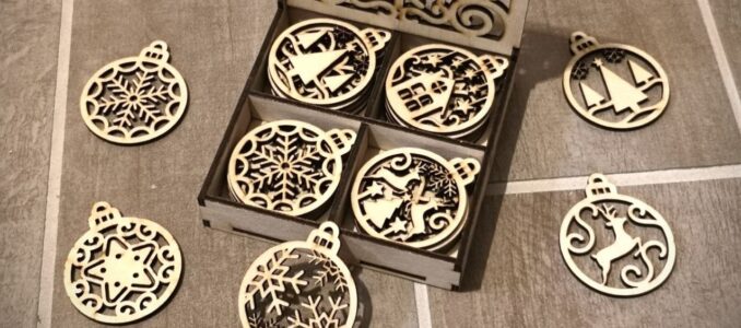 Christbaumkugeln in der Box